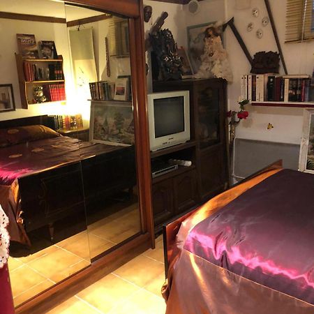 Yufan Apartamento La Ville-du-Bois Quarto foto